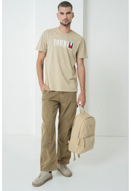 Десенирана тениска с овално деколте и лого