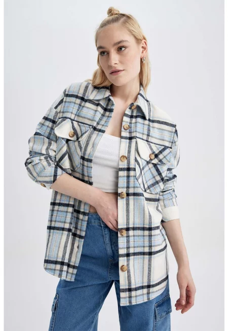 Карирано яке тип риза