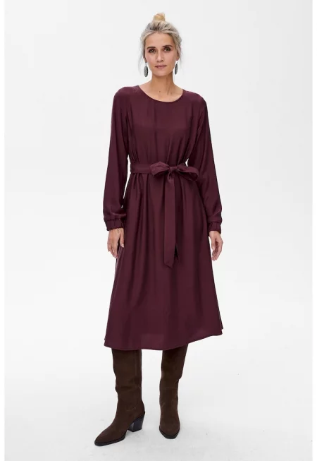 Миди рокля със София колан на талията