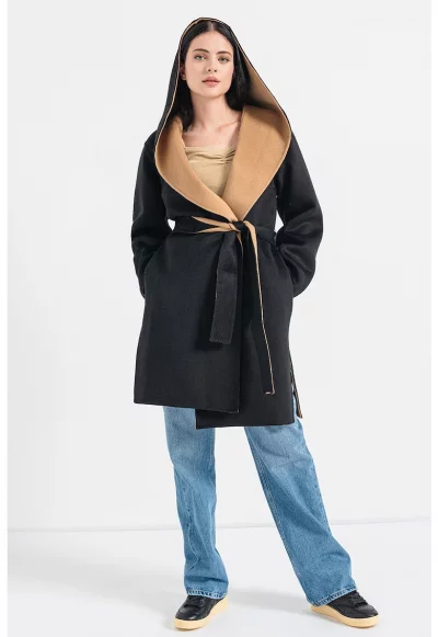 Палто с връзка