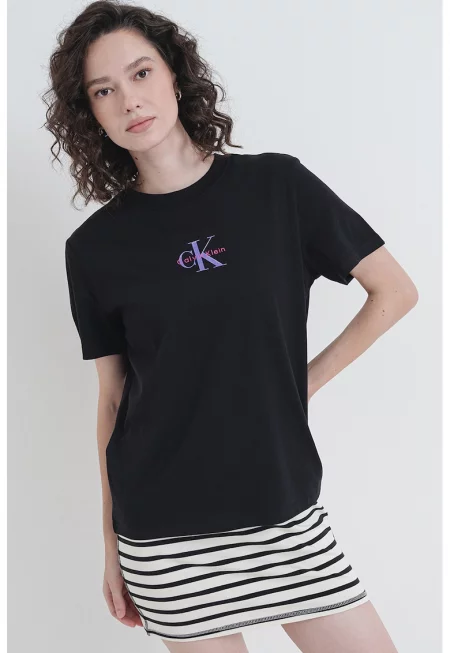 Тениска с овално деколте и шарка