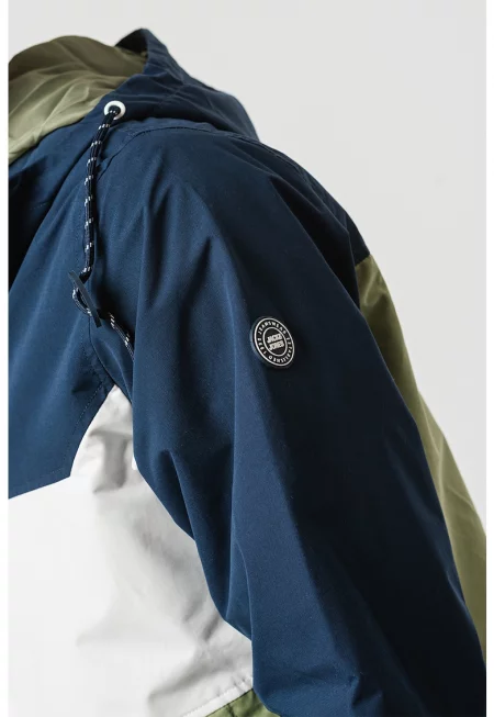 Яке с качулка и джобове встрани