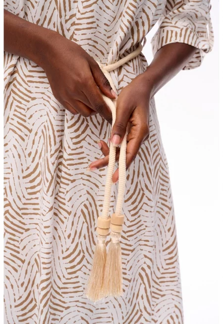 Асиметрична рокля с V-образно деколте