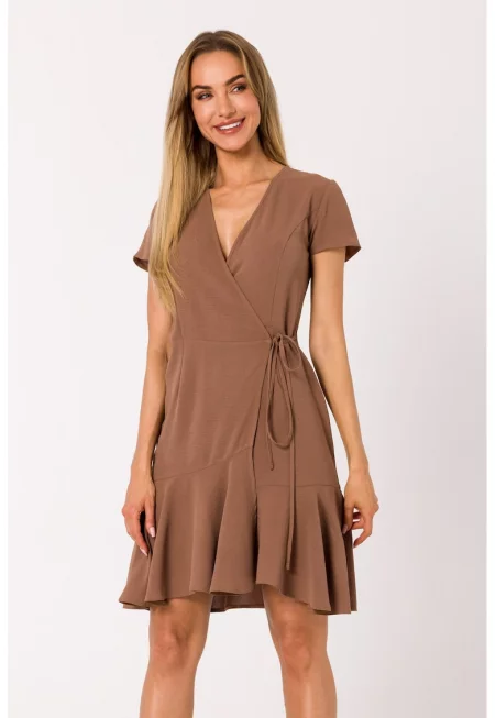 Декоративна рокля с волан