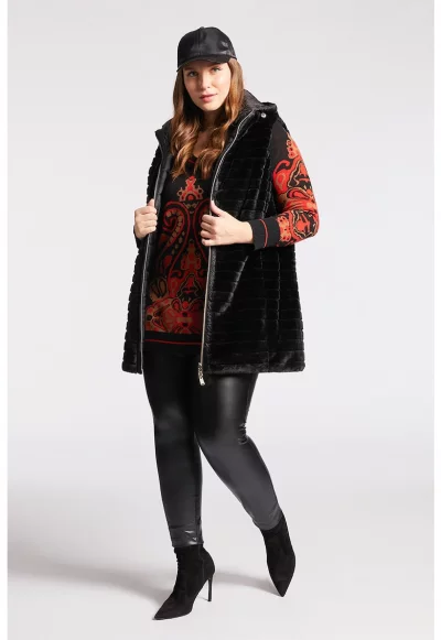 Двулицев елек с качулка