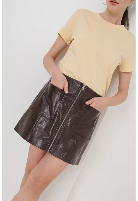 Къса пола от еко кожа с преден цип и джобове - Тъмнокафяв