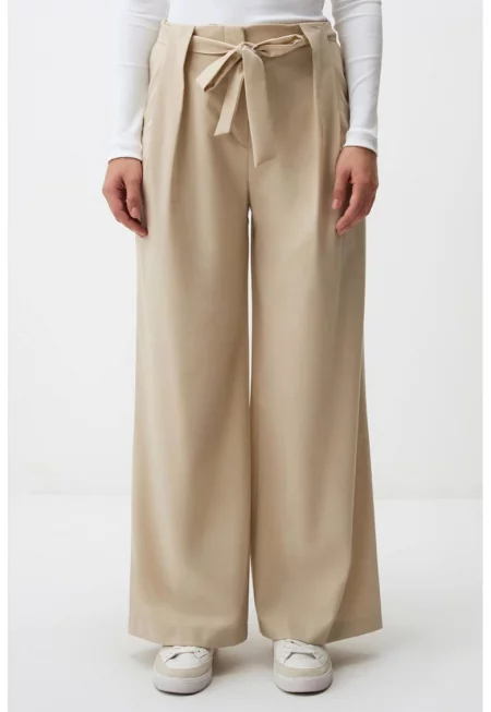 Разкроен панталон с колан - Бежов