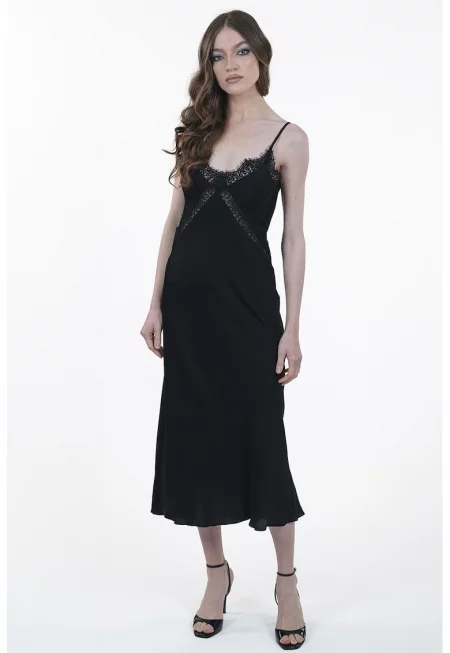 Рокля с дантела