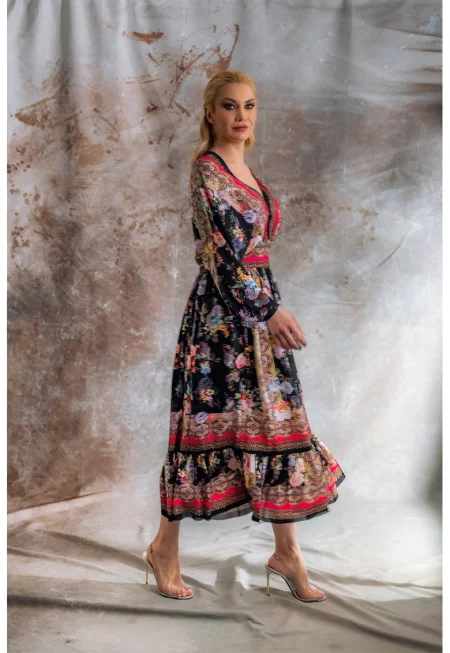 Рокля Willa с коприна - Черен/Бледо синьо/Керемидено червено