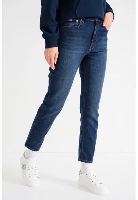 Скъсени прави дънки