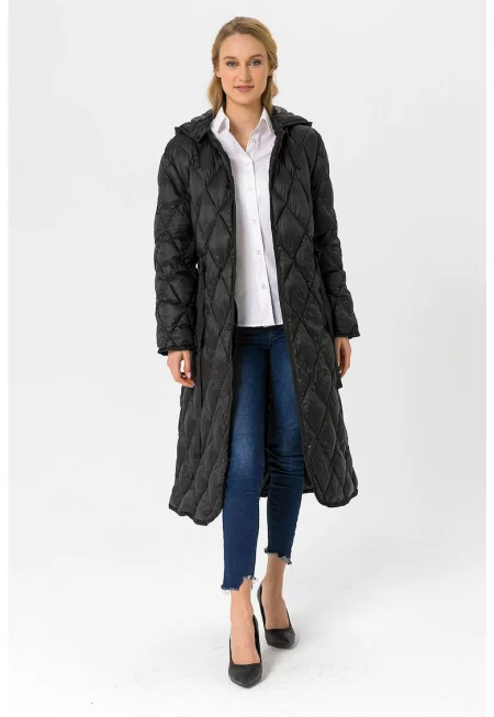 Капитонирано дълго зимно яке с качулка