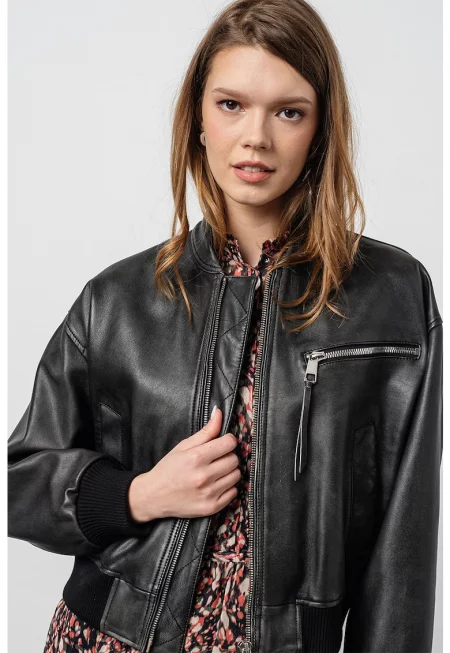 Кожено яке с еластични краища