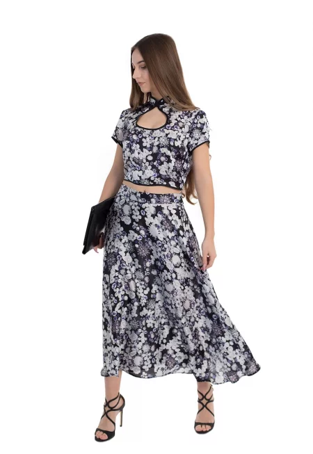 Пола Melania с цепки встрани