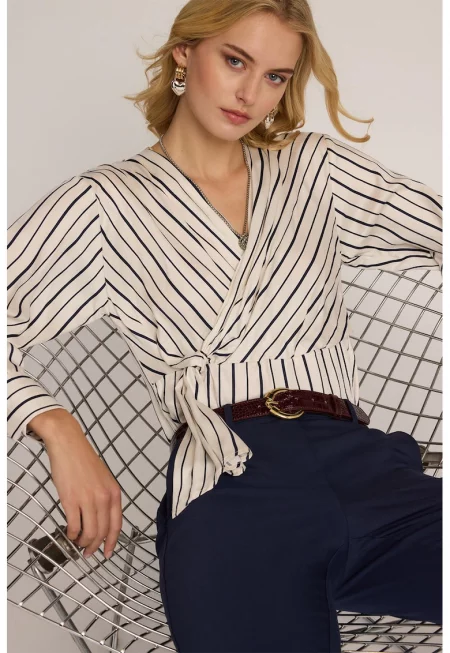 Раирана блуза със сърцевидно деколте - Черен/Бежов