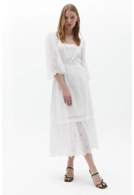 Рокля със среднодълги ръкави - Бял