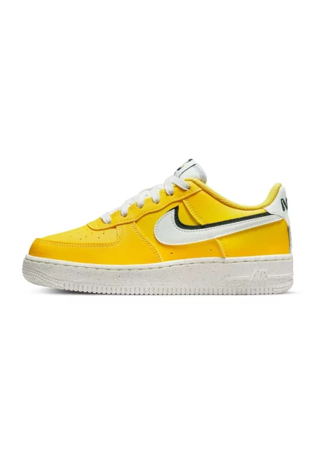 Спортни обувки Air Force 1 LV8 от еко кожа