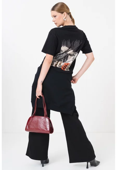 Тениска с овално деколте и графика