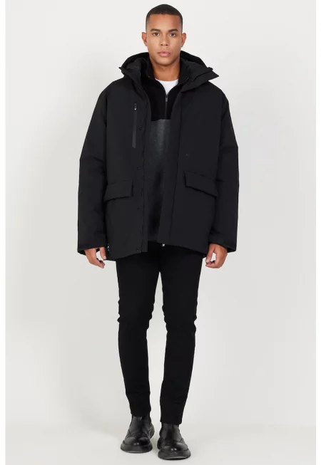 Зимно яке с качулка и джобове с капаче