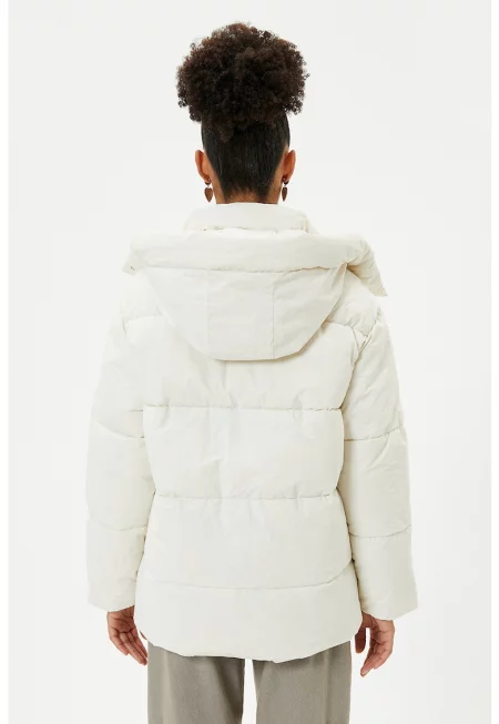 Зимно яке с вата и отделяща се качулка