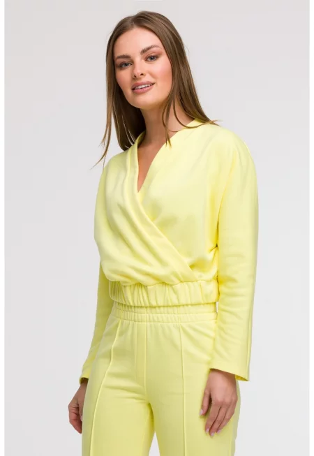 Блуза с прегънато деколте -