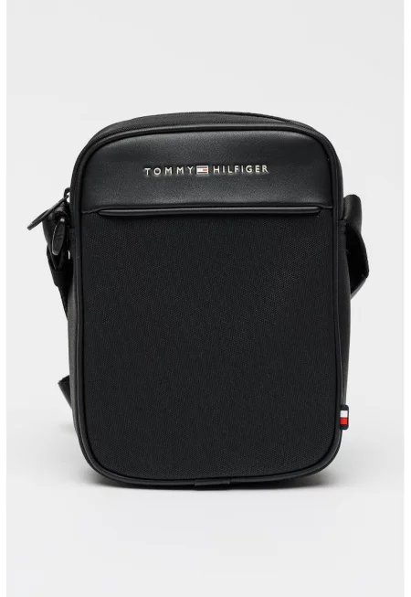 Чанта през рамо с регулируема презрамка