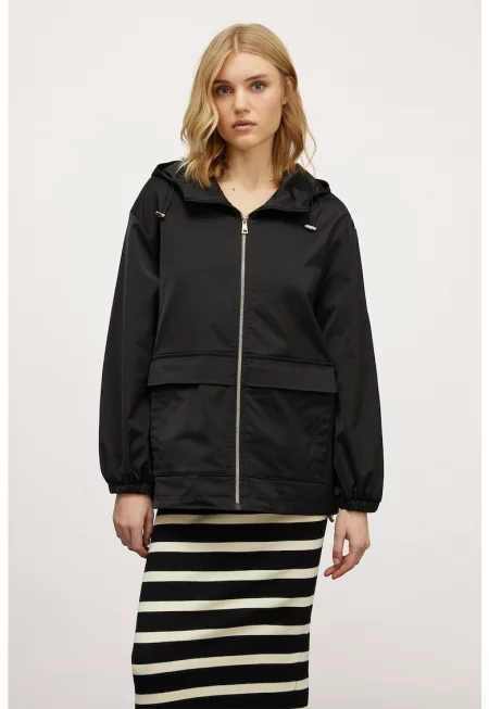 Олекотено яке с качулка