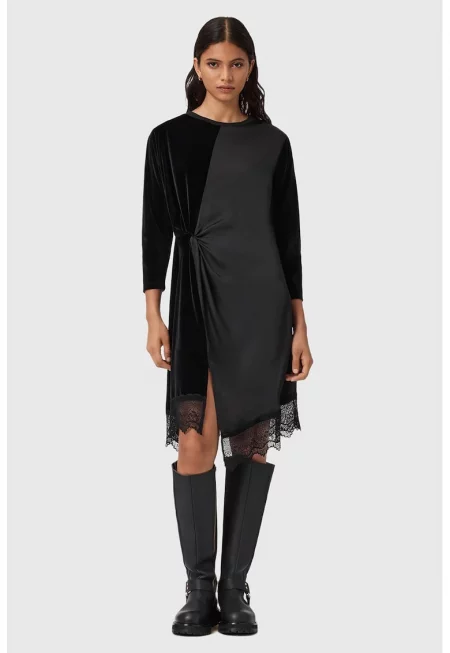 Права рокля с дантелен подгъв