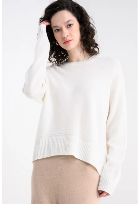 Пуловер с вълна с паднали ръкави