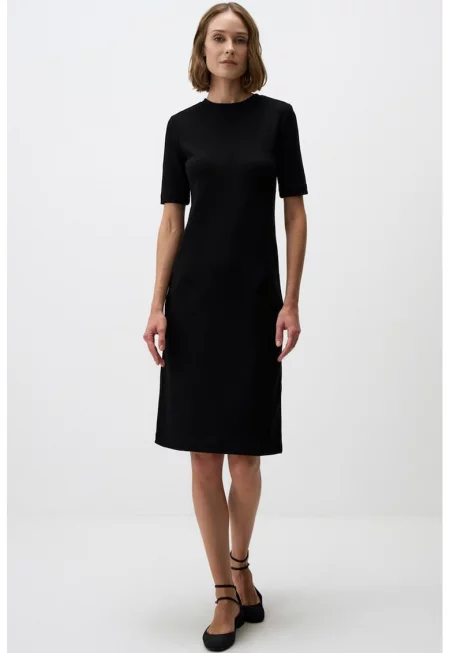 Разкроена рокля с овално деколте - Черен