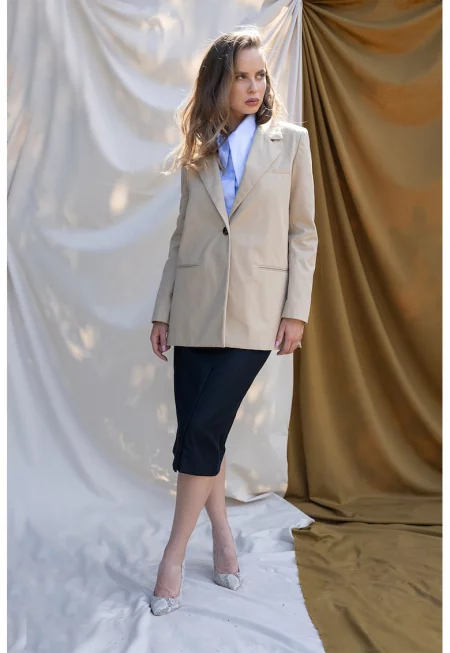 Сако с декоративни копчета на гърба - Бежов