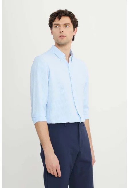 Слим риза с копчета на яката