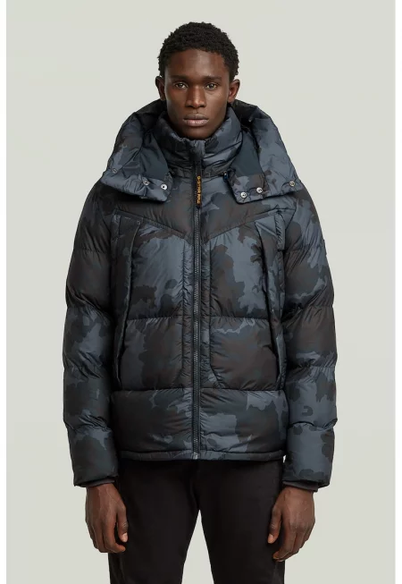 Яке с висока яка и принт