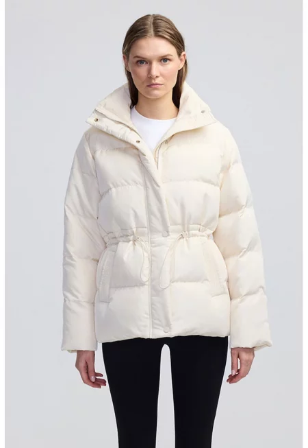 Зимно капитонирано яке с регулираща се талия