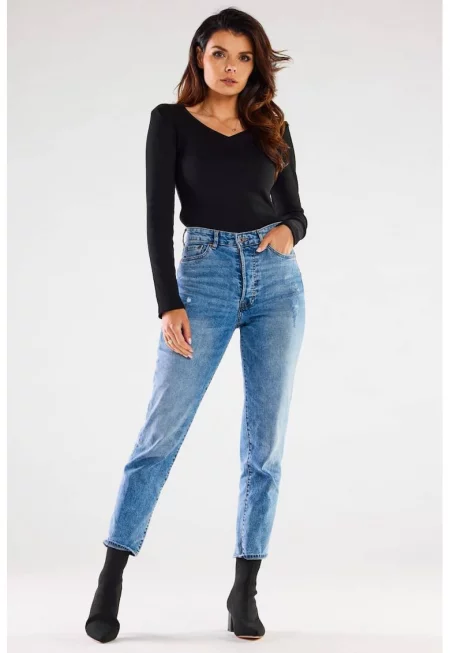 Блуза с V-образно деколте и вталена кройка