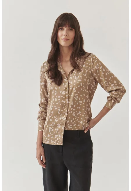 Десенирана риза Nika с остра яка - Бял/Бежов