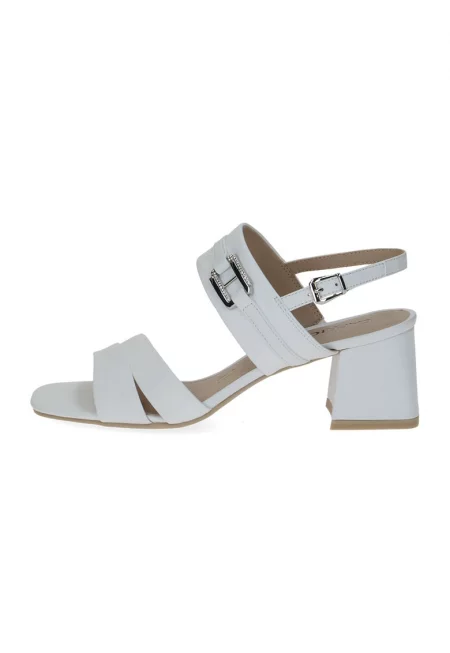 Кожени сандали с токи - Бял