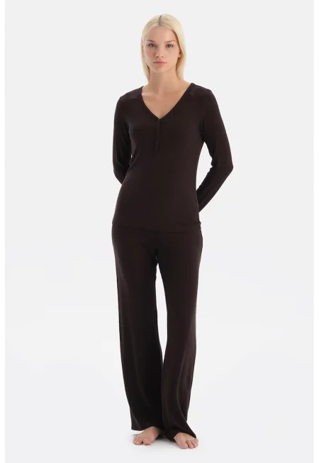 Пижама с дълги ръкави и шпиц