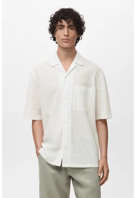 Раирана риза с джоб на гърдите