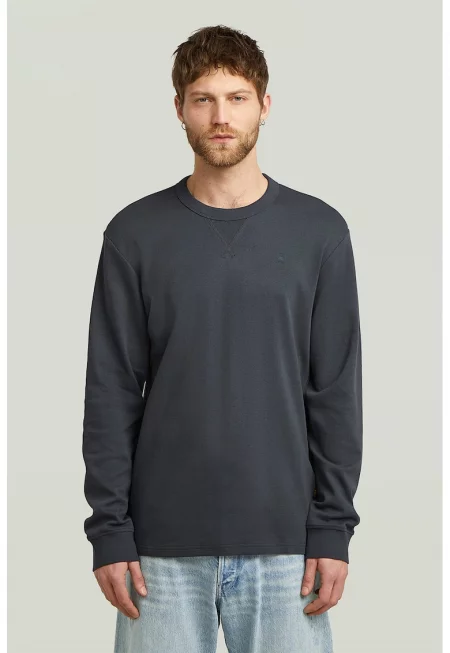 Блуза с овално деколте