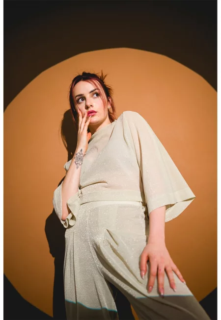 Бляскава блуза с широки ръкави - Светло бежово