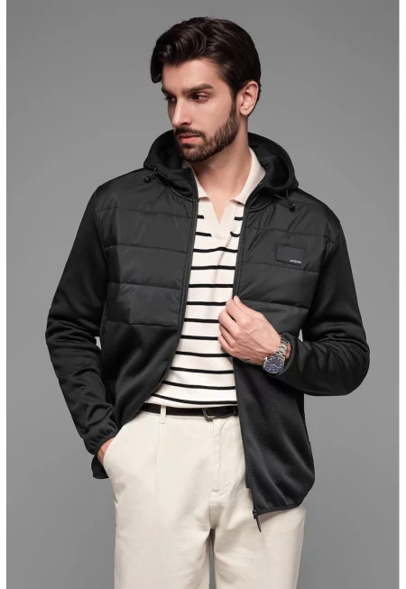 Капитонирано яке с качулка - Черен