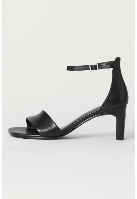 Кожени сандали с каишка с тока - Черен