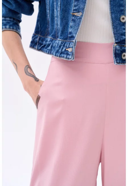 Панталони с широка кройка и висока талия