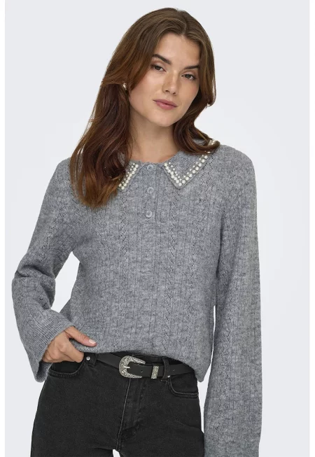 Пуловер с яка