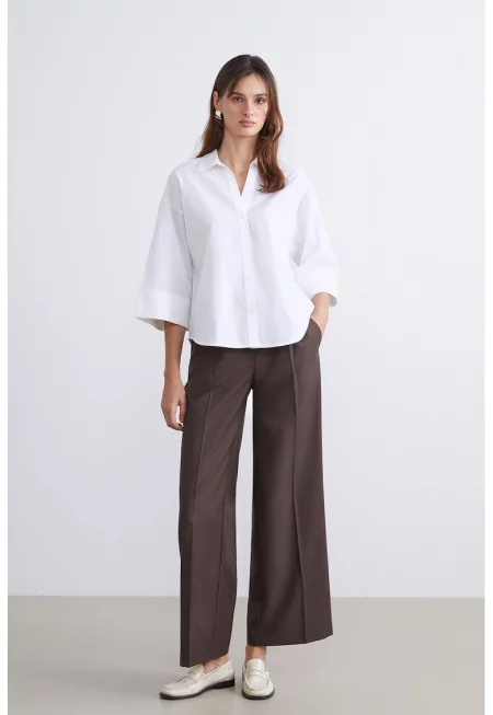 Скъсен панталон с широк крачол