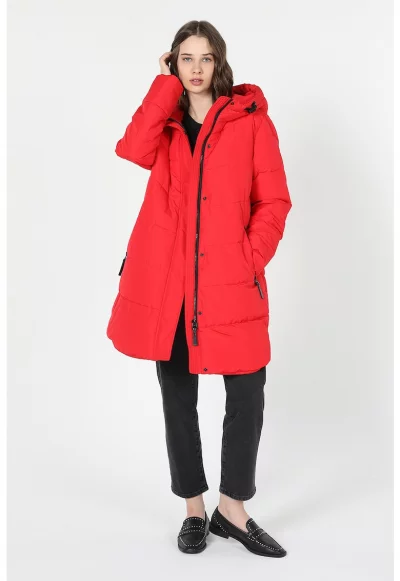 Капитонирано дълго зимно яке с качулка
