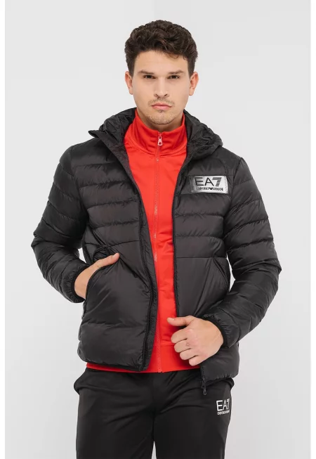 Капитонирано зимно яке с пухена вата и качулка