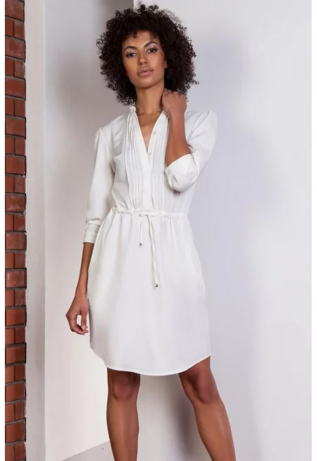 Къса рокля с копчета и връзка на талията
