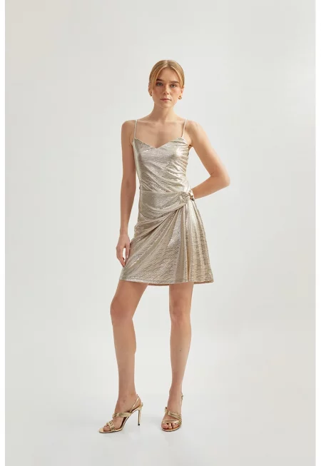 Къса рокля с метализиран ефект