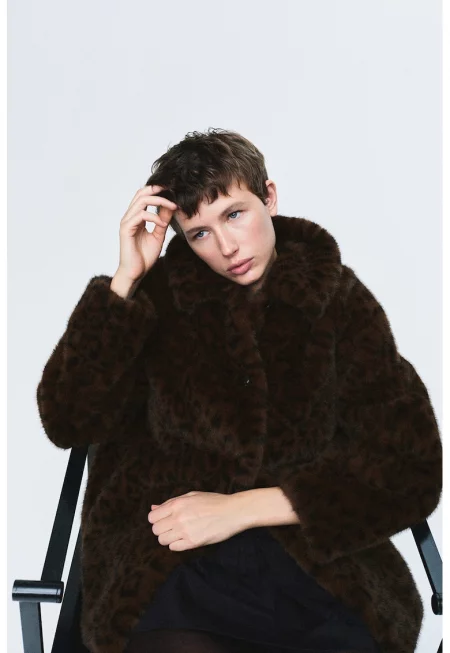 Късо палто Leopard от еко пух - Тъмнокафяв/Черен